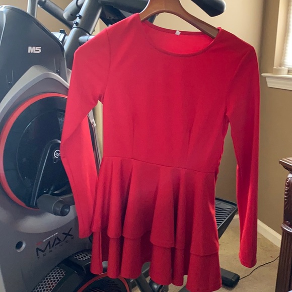 Tops - Adorable small red peplum top!